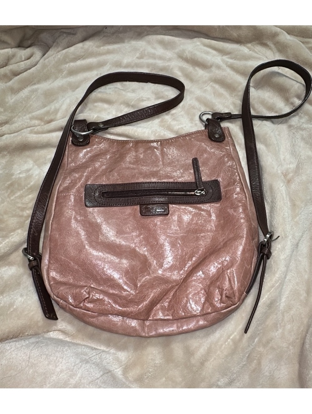 Vintage Beautiful and highly versatile Ellington Eva Convertible Bag!